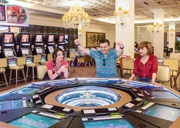10 khách sạn tốt nhất gần sòng bài Commerce Casino