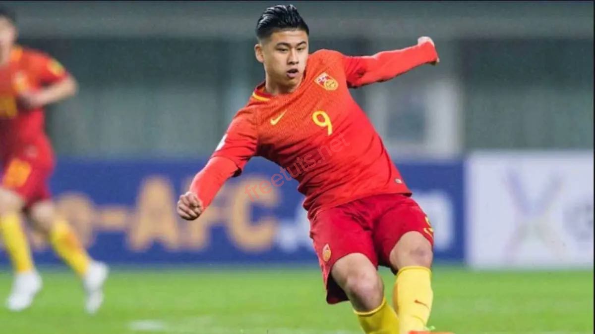 Top 6 cầu thủ thi đấu cho bóng đá Trung Quốc lâu nhất